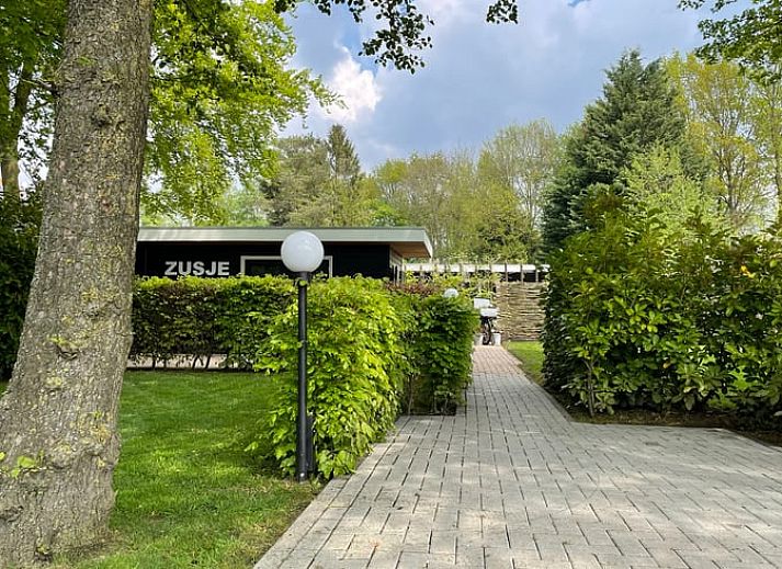 Eethoek en keuken in Vakantiehuis in Bruchterveld, knus en modern in Vechtstreek, Overijssel.