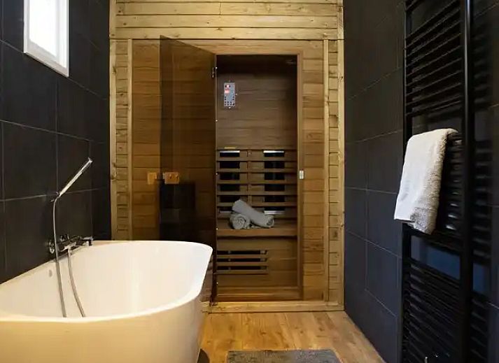 Guest house 542909 - Holiday property Vechtstreek - Huisje Jipué met bubbelbad/sauna