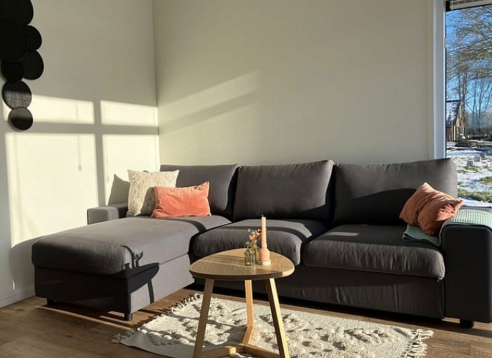 Stylish entrance to Huisje in Bruchterveld, vacation accommodation in Overijssel.