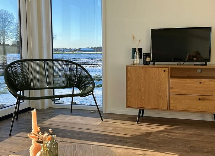 Stylish entrance to Huisje in Bruchterveld, vacation accommodation in Overijssel.