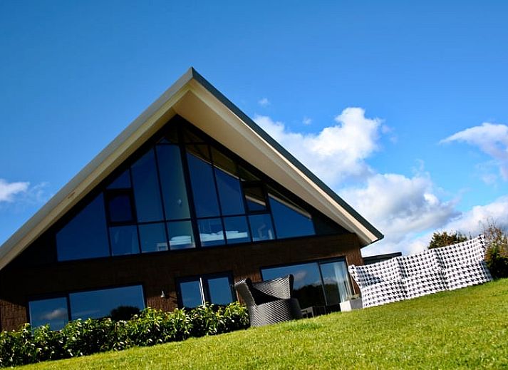 Vacation home in Hoonhorst with modern architecture in the Vecht region, Overijssel.