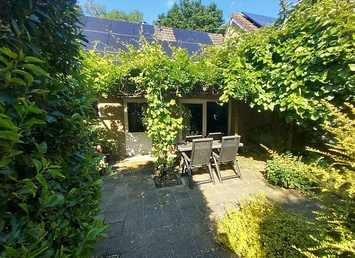 Entspannen Sie sich im luxurioesen Jacuzzi im Ferienhaus in De Krim, Vechtstreek, Overijssel.