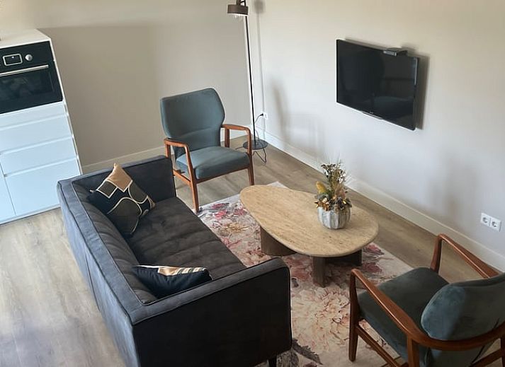 Zomerse dag bij Vakantiehuisje in Kloosterhaar, met uitgestrekte tuin in de Vechtstreek, Overijssel.