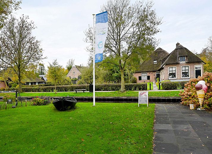 Guest house 5501100 - Chalet Noordwest Overijssel - Chalet in Giethoorn