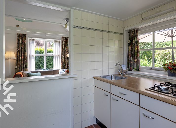 OV270 vakantiehuis in Giethoorn met rieten dak en terras in groene omgeving, Noordwest Overijssel, Overijssel.