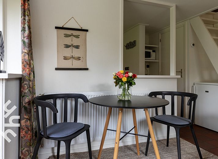 Pittoreske grachten in Giethoorn nabij OV270 vakantiehuis, ideaal voor een ontspannen verblijf in Noordwest Overijssel.