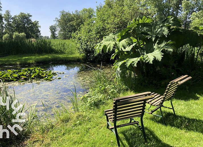 Pittoreske grachten in Giethoorn nabij OV270 vakantiehuis, ideaal voor een ontspannen verblijf in Noordwest Overijssel.