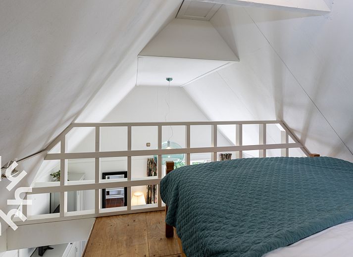 Kanoen bij OV270 vakantiehuis in Giethoorn, een unieke ervaring in het waterland van Noordwest Overijssel.