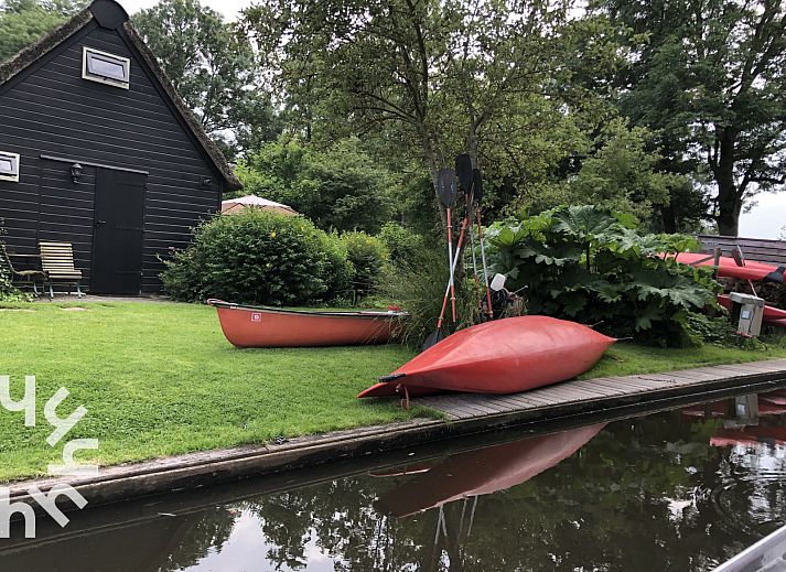 Moderne keuken in OV270 vakantiehuis Giethoorn, perfect voor een comfortabel verblijf in Noordwest Overijssel.