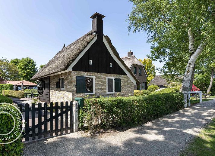 Guest house 5501107 • Holiday property Noordwest Overijssel • 2-3 persoons vakantiehuisje aan de dorpsgracht met gratis 