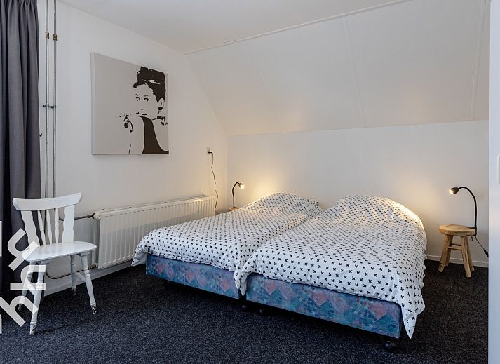 Stylish bathroom of vacation home OV055A in Giethoorn, Overijssel, with toilet.