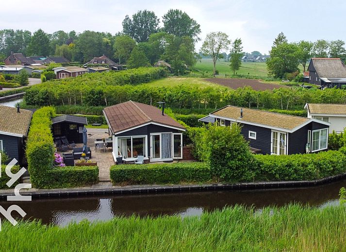 Guest house 5501114 • Holiday property Noordwest Overijssel • Prachtig 4 persoons chalet aan het water gelegen