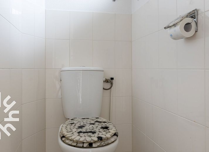 Vakantiehuis OV534 in Giethoorn, Noordwest Overijssel, omgeven door groene natuur en waterwegen.