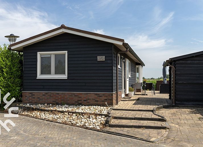 Boottocht op de grachten van Giethoorn, nabij vakantiehuis OV534 in Noordwest Overijssel.