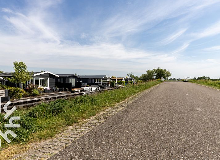 Moderne Kueche im Ferienhaus OV535 in Giethoorn, komplett ausgestattet fuer Ihren Komfort in Nordwest Overijssel, Overijssel.