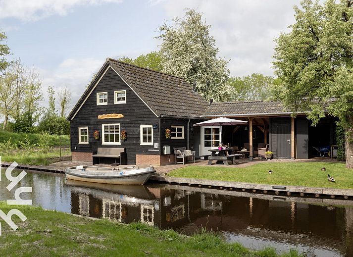 Verblijf 550126 • Vakantiewoning Noordwest Overijssel • Toplocatie! Prachtig 6 persoons vakantiehuis in Giethoorn