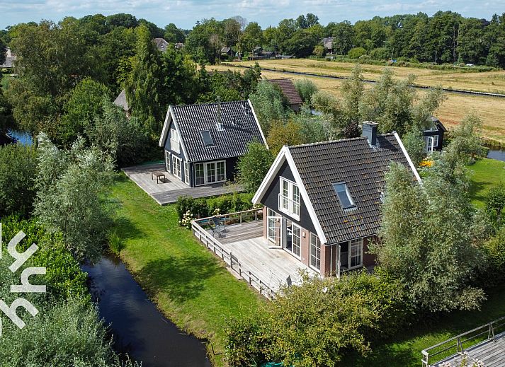 Sleek designer toilet in vacation home OV688, located in picturesque Giethoorn, Northwest Overijssel.
