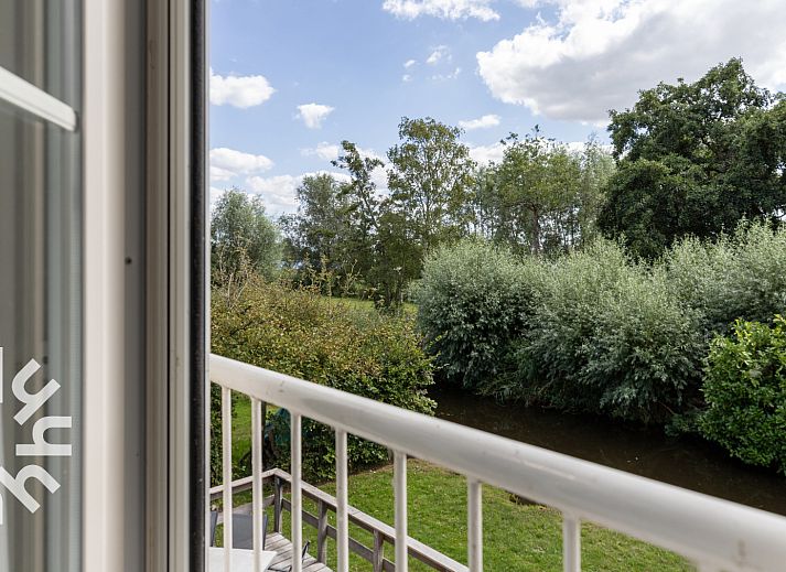 Sleek designer toilet in vacation home OV688, located in picturesque Giethoorn, Northwest Overijssel.