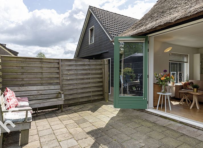 Atemberaubender Sonnenuntergang beim Ferienhaus OV117 in Giethoorn, Nordwest Overijssel.