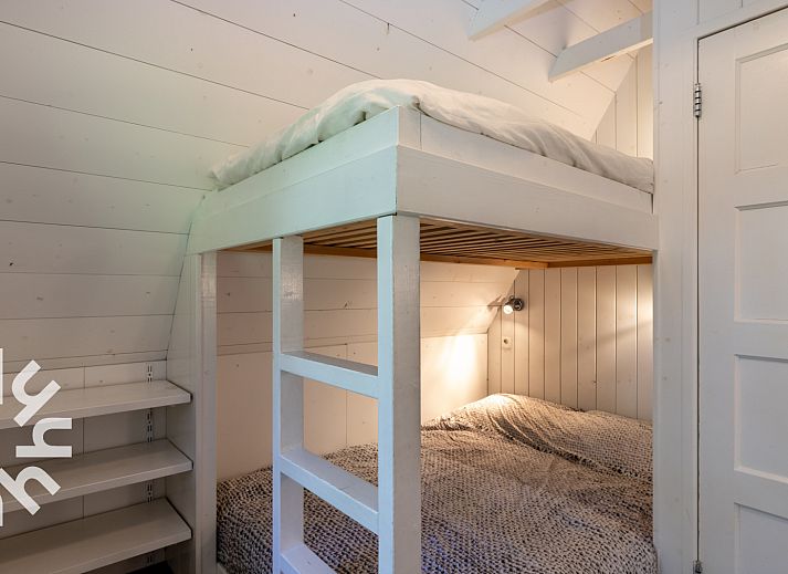 Ueberdachte Terrasse am Ferienhaus OV465 in Giethoorn, ideal zum Entspannen.