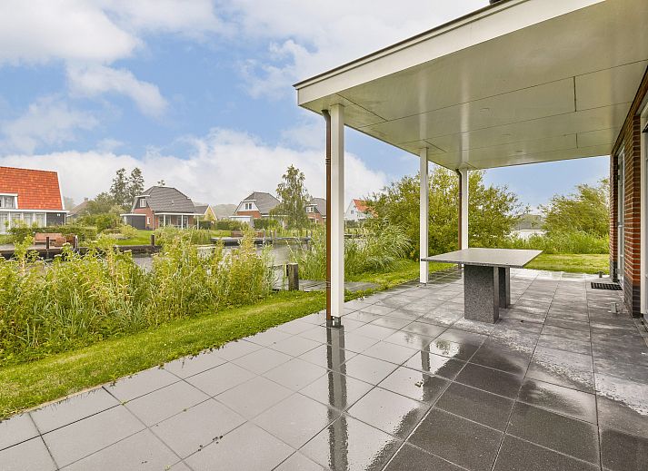 Vrijstaande woning in Giethoorn, een charmant vakantiehuis in Noordwest Overijssel, omgeven door schilderachtige natuur en rustige omgeving.