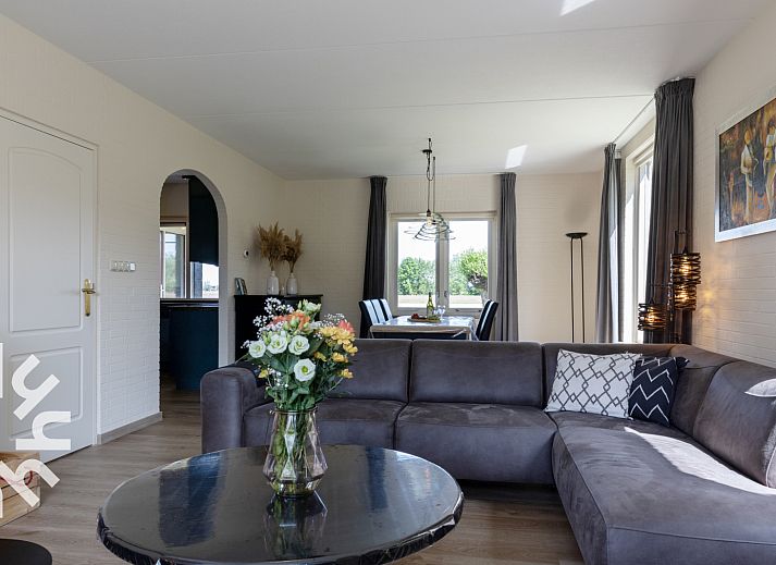 Gemuetliches Schlafzimmer im Ferienhaus OV459, Giethoorn, mit bequemem Bett und sanfter Beleuchtung.