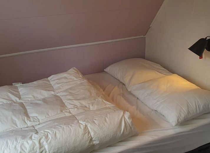 Geniessen Sie die Ruhe im Huisje in Giethoorn, einem charmanten Ferienhaus im Nordwesten von Overijssel mit einer gemuetlichen Terrasse, umgeben von viel Gruen.