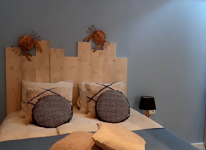 Enjoy a picnic by the water at Holiday Home in De Bult, Northwest Overijssel, with an attractive terrace and natural surroundings.