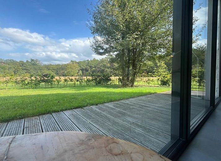 Ferienhaus in De Bult, umgeben von gruener Natur in Overijssel.