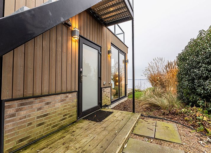 Vrijstaande woning in Wanneperveen met ruime veranda, gelegen in het groene Noordwest Overijssel, ideaal vakantiehuis voor natuurliefhebbers.