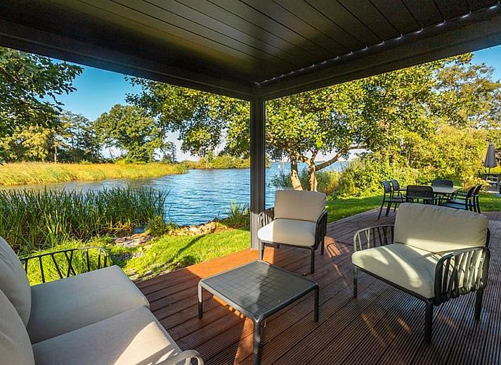 Guest house 550640 - Holiday property Noordwest Overijssel - Vakantiehuis De Wiedense Meren - Villa Waterrijk | 4p