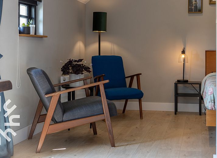 Stijlvolle keuken in vakantiehuis OV590, Wanneperveen, met moderne apparatuur.