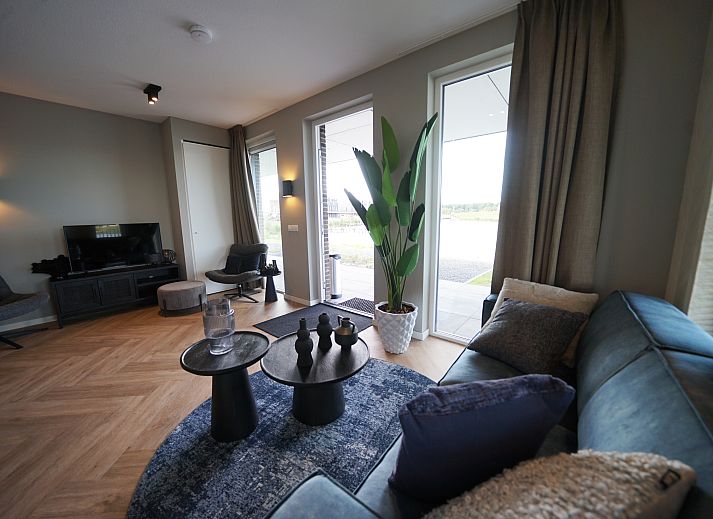 Chalet in Kampen on the water in Northwest Overijssel, ideal vacation home with beautiful view.