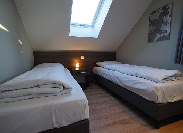 Ruime keuken en eetkamer in de Vrijstaande woning in Kampen, Overijssel, met uitzicht op het terras en de natuurlijke omgeving.