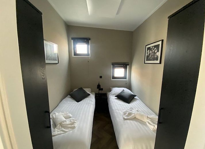 Vrijstaande woning in Kampen, een modern vakantiehuis in Noordwest Overijssel met ruime buitenruimte en eigentijdse architectuur.