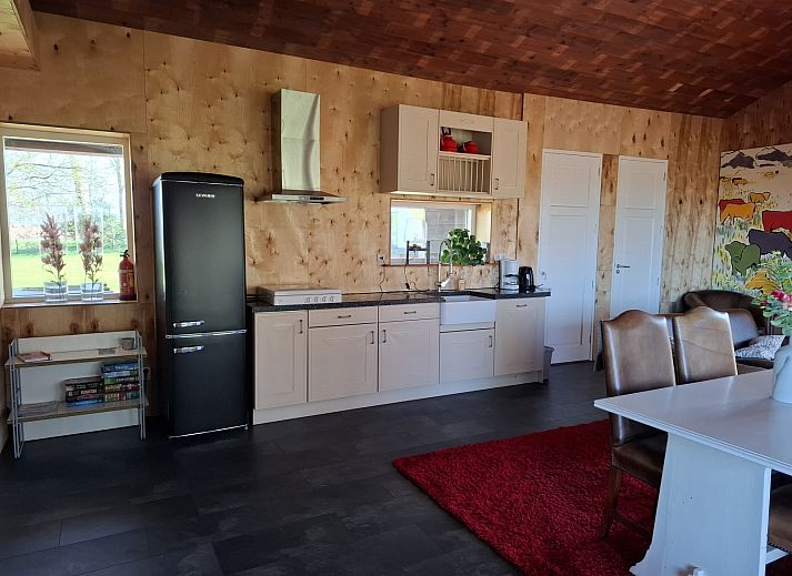 Gezellige binnenruimte van OV681 vakantiehuis in Steenwijk met comfortabele zithoek, Overijssel.