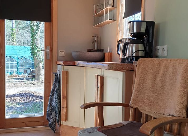 Ferienhaus in IJhorst, schoen beleuchtetes Ferienhaus in Nordwest Overijssel, Abendansicht.