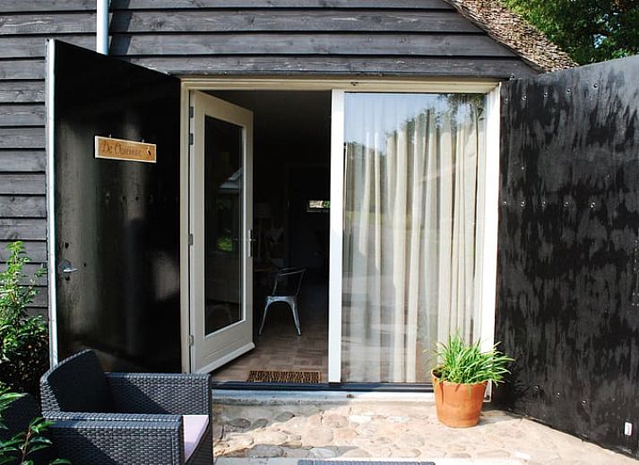 Kitchen facilities in cottage in IJhorst, Northwest Overijssel, with modern kettle and coffee maker.