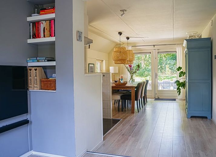 Charmant Vakantiehuisje in IJhorst met bankje voor de gevel, gelegen in Noordwest Overijssel, Overijssel.