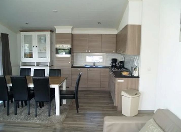 Vrijstaande woning in IJhorst, vakantiehuis in Noordwest Overijssel met zonnige veranda en groene omgeving.