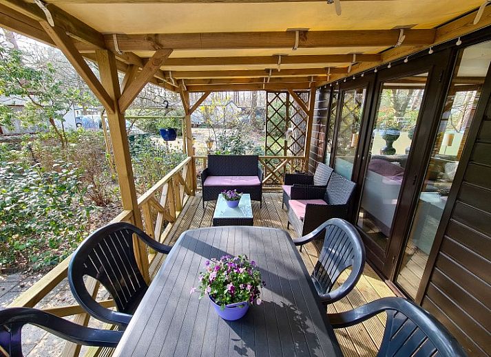 Chalet Boslust in IJhorst biedt een rustieke vakantiehuiservaring te midden van de natuur in Noordwest Overijssel.