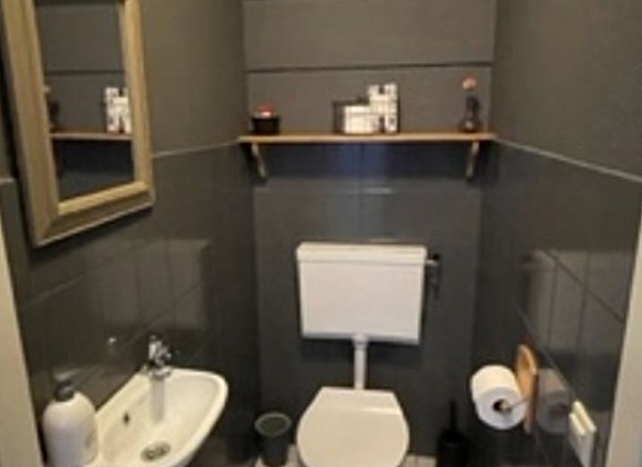 Vacation home in IJhorst with charming thatched roof, located in Northwest Overijssel, surrounded by nature.