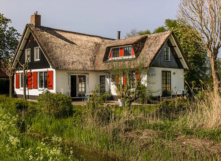 Luchtfoto van Vakantiehuis in Kalenberg, omringd door natuur in Noordwest Overijssel, Overijssel.