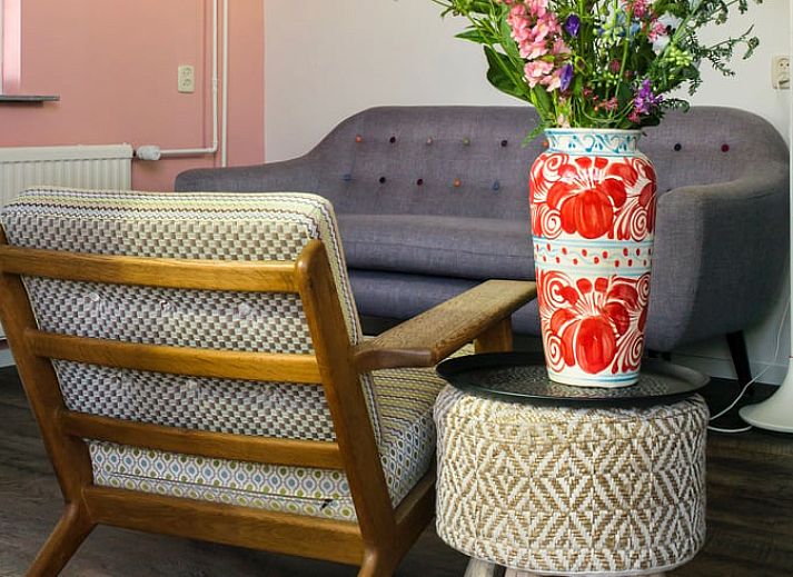 Terras met uitzicht op water bij Vakantiehuis in Kalenberg, Noordwest Overijssel, Overijssel.