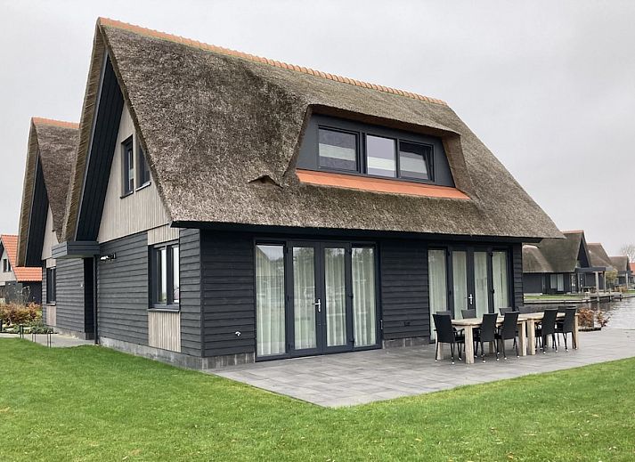 Guest house 551809 • Holiday property Noordwest Overijssel • Familievilla 12 