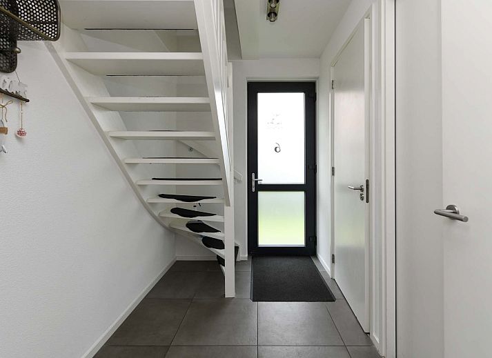 Freistehendes Ferienhaus mit Reetdach in Ossenzijl, Nordwest Overijssel, Overijssel.