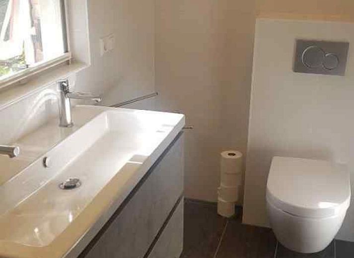 Veranda van OV400 vakantiehuis in Ossenzijl biedt ontspanning in Noordwest Overijssel, Overijssel.