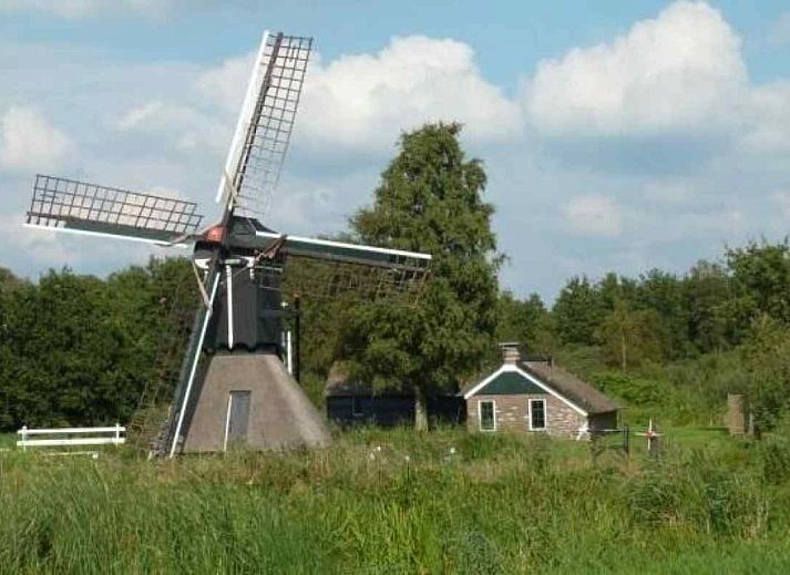 Veranda van OV400 vakantiehuis in Ossenzijl biedt ontspanning in Noordwest Overijssel, Overijssel.