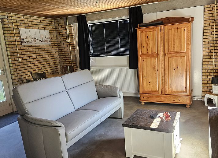 OV271 Ferienhaus in Tuk, Nordwest Overijssel, Huehnerstall in gruener Umgebung.