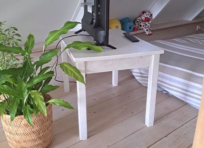 Gemuetliches Ferienhaus in Tuk mit grossen Fenstern und gruener Umgebung im Nordwesten von Overijssel.